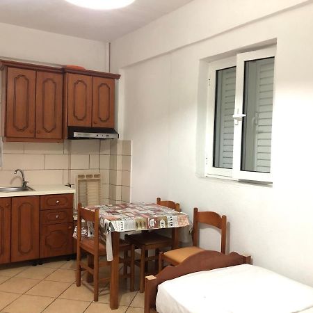 הימארה Center Hotel Pirro מראה חיצוני תמונה
