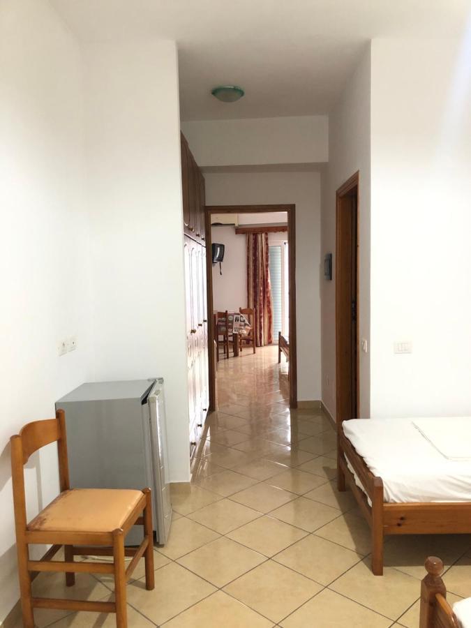 הימארה Center Hotel Pirro מראה חיצוני תמונה