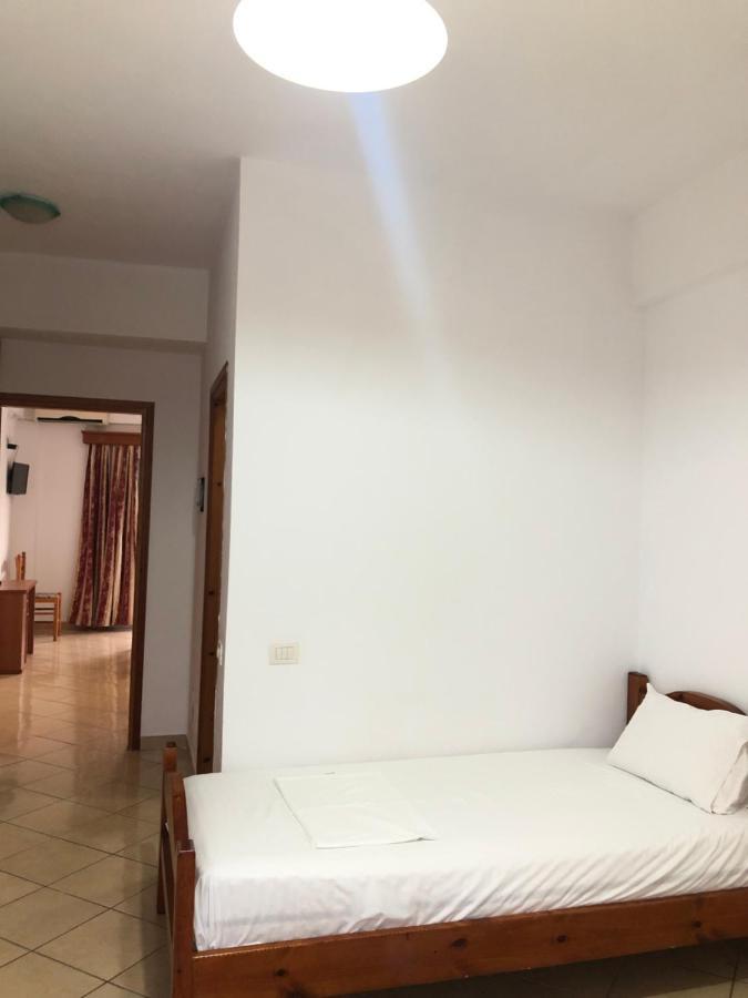הימארה Center Hotel Pirro מראה חיצוני תמונה