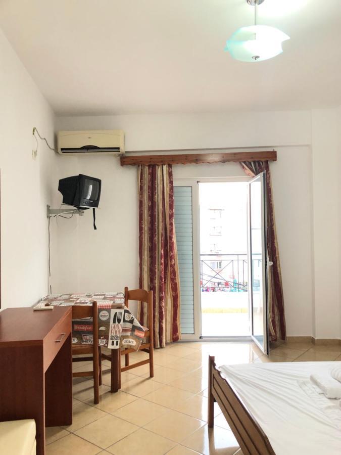הימארה Center Hotel Pirro מראה חיצוני תמונה