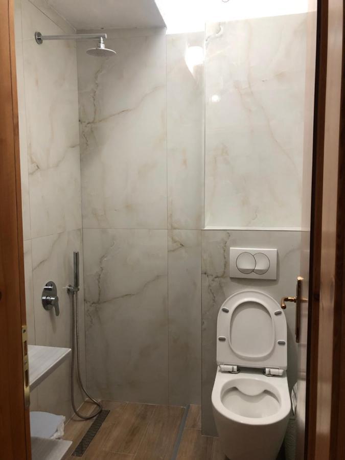 הימארה Center Hotel Pirro מראה חיצוני תמונה
